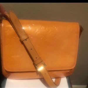 Vintage Authenticated Vernis Monogram bag in excellent used condition.  Dust bag